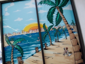 cute little beach mural in the cornery 